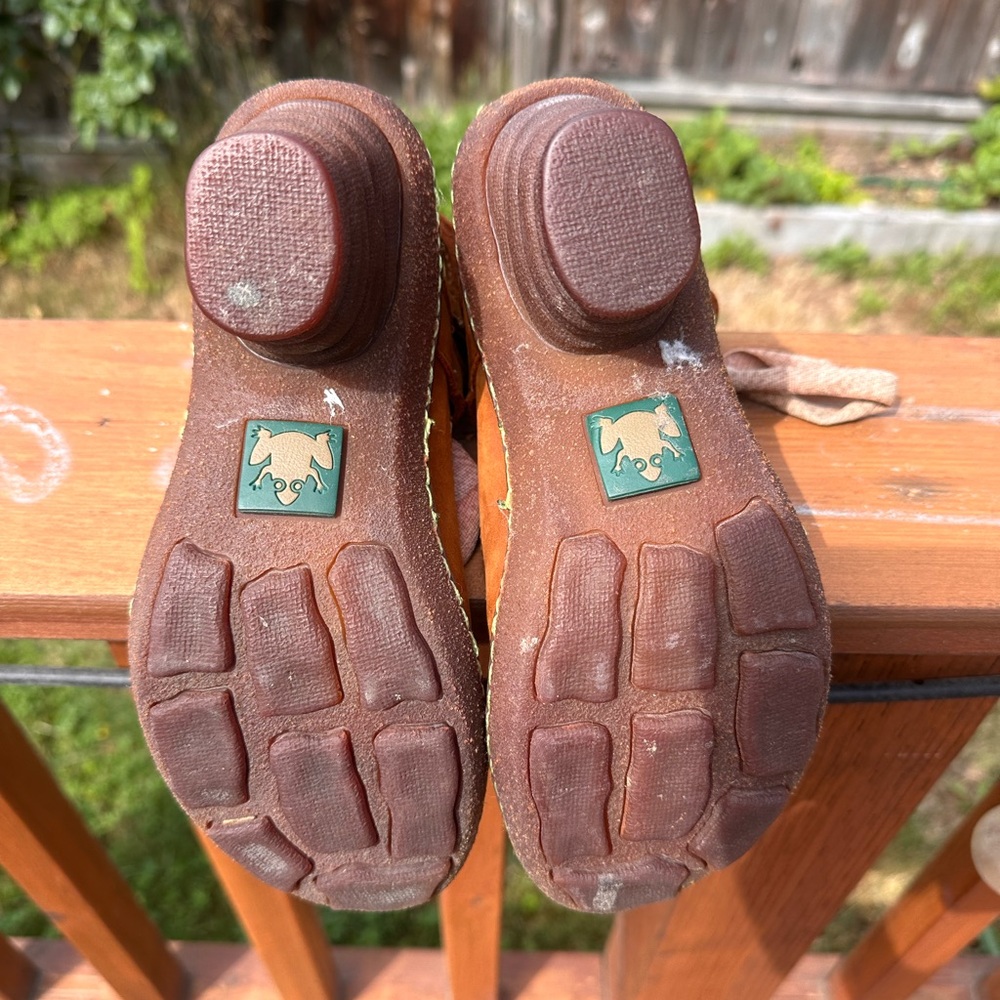 Size 36 El Naturalista 2.5 inch dome heel - Picture 4 of 6
